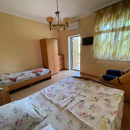 Гостевой Дом На Гечба Hotell Gagry Eksteriør bilde